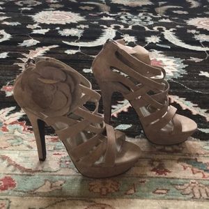 Nude platform heels nwot